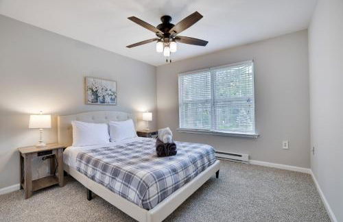 Poconos Retreat Hot Tub, Pool, Theater EV chrg & more - Foto 53