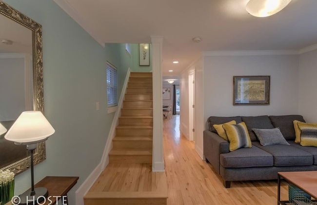 Perfect Cottage Downtown Great Patio! - Photo 18