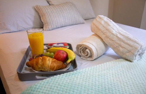 Royale Green View House- free parking, Wifi, Perfect for Contractors and Holiday - Photo 8