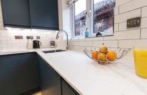 Charming Home in Bromsgrove - Perfect for Groups - Foto 28