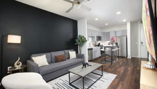 1BR Escape w Pool,Gym-Near Rvrwalk,Dome & Cnv Ctr - Foto 3