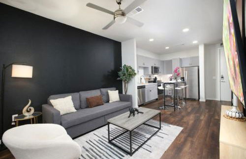 1BR Escape w Pool,Gym-Near Rvrwalk,Dome & Cnv Ctr - Foto 3