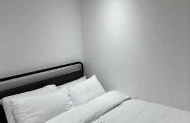 QB Stylish 2 Bedroom Apartment - Smart TV - Wifi - Parking - Foto 1