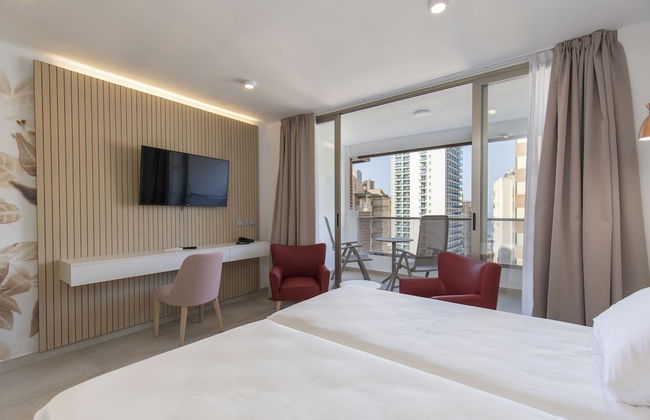 Aparthotel BCL Levante Beach - Photo 11