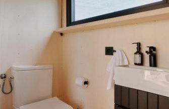 Raus Tiny House am See mit Sauna und Whirlpool - Foto 11