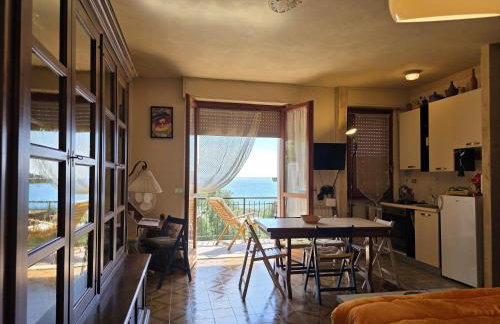 Sea View Apartment with Terrace & Free Parking - Photo 23