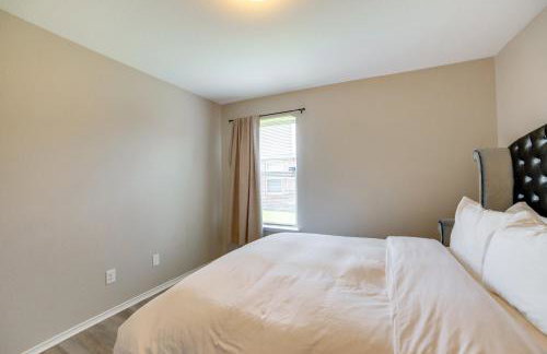 Quiet Suburban Home with Private Yard in Seagoville! - Foto 18