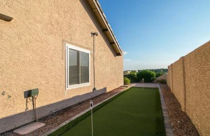 Spectacular Hilltop Home W/resort Like Backyard! - Foto 14