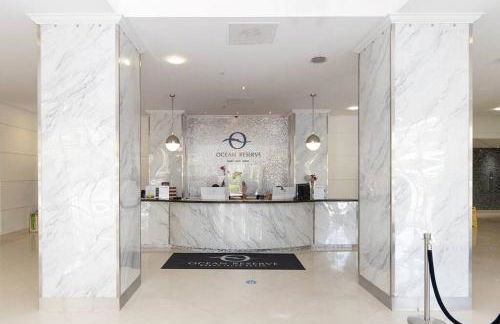 Stunning & Spacious Resort-Style Condo Across From Beach! - Foto 27