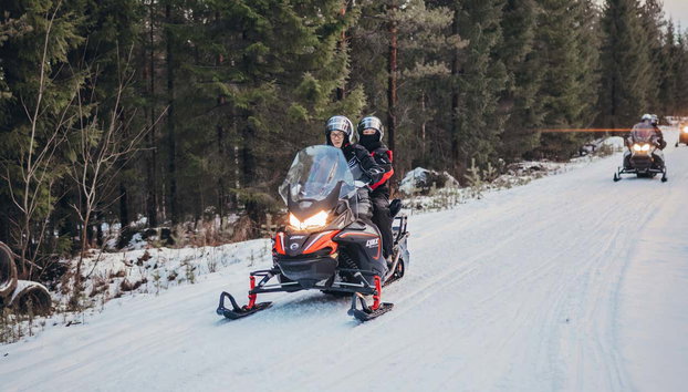 Giro in motoslitta e pesca sul ghiaccio - Foto 4