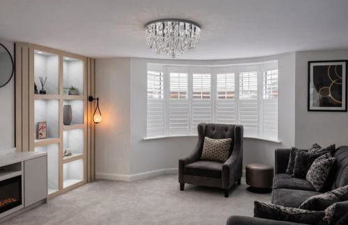 The Grand 4-Bed Ebbsfleet Home - Big Garden & Parking Space, Near Bluewater - Foto 12