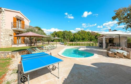 Villa in Sveti Lovrec Near Ski Resort - Foto 18