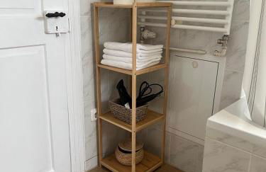 MEGHA Living - 2 Zimmer Appartments mit Küche - Zentral - Foto 53