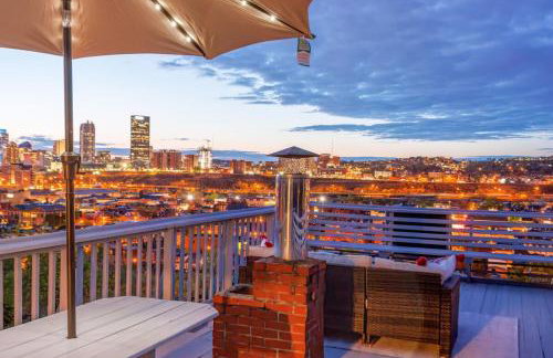 Stunning Apt w Rooftop & Game Room - Sleeps 10 - Foto 33