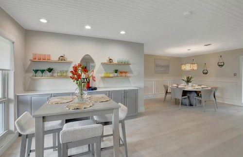 Coastal Palms House - Photo 6