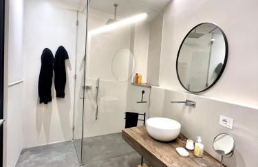 Design District Luxury Apartment - Photo 16