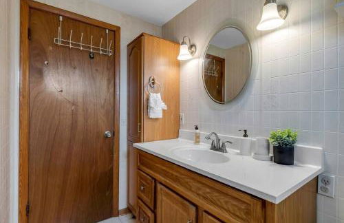 Family Fun Pool Central Airport - Photo 17