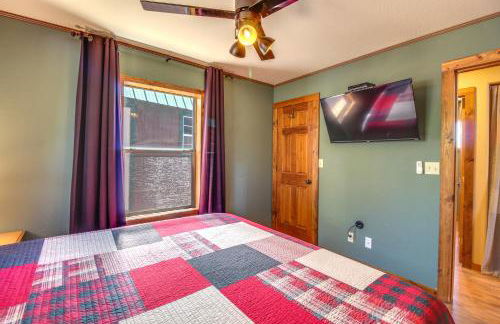 Mtn-View Hilltop Hideaway with Deck in Show Low - Foto 12