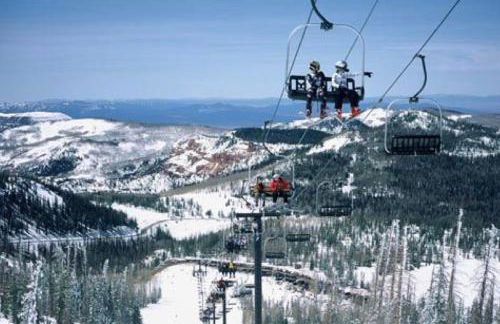 Adventure Awaits 3King Bed,2Bath Log Cabin in heart of Duck Creek Village! - Foto 37