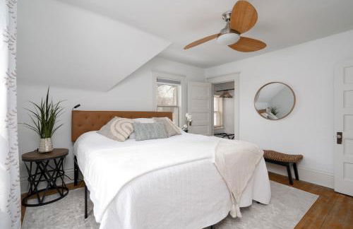 King Bed - 5 Min to MOA - 75 & 65' HDTV - Ping Pong - Foto 16