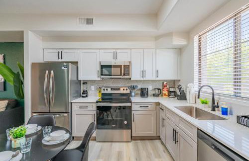 Trendy 1BD Walk to Westgate Pool Gym WD - Foto 22