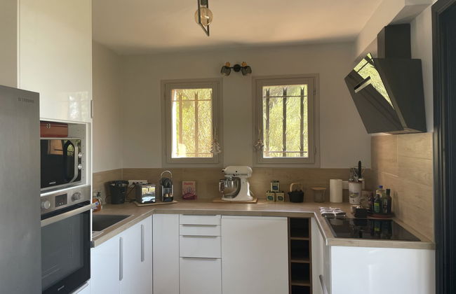 4 bedroom House in La Valette-du-Var with private pool and garden - Photo 4