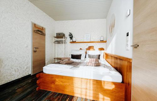 Schäfers - Ihr Wohlfühlort - Hochwertige Ausstattung, Naturgrundstück mit Bachlauf, Terrassen, WLAN, Parken - an 2 Seen bei Leipzig - Foto 52