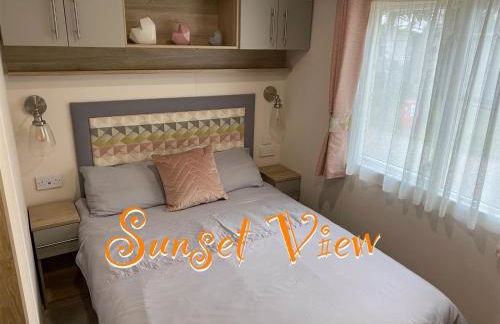 Tattershall Lakes Sunset View Caravan Lakeside, Hot Tub, Garden, Private Fishing Peg & WiFi - Foto 42