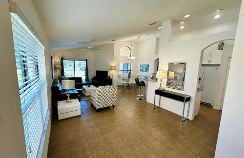 Villa with Pool in Gated 18-hole Golf Community with self-checkin after 4pm - Foto 3