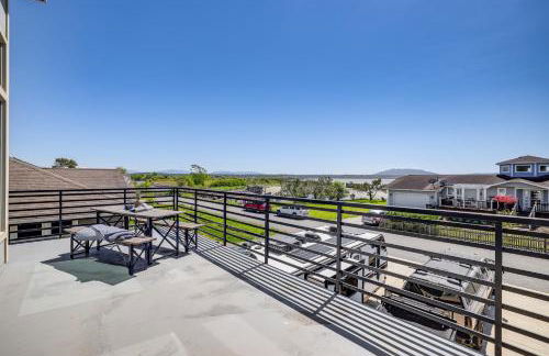 Sleek Ferndale Home with Ocean and Mountain Views! - Photo 22