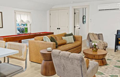 The Gatsby Carriage House Luxe Stay w Game Room - Foto 13