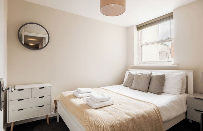 Stunning 2 Bed in Centre of Cheltenham - Photo 5