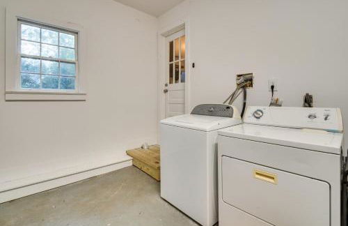 Hendersonville Haven with Fire Pit, Grill, Deck! - Foto 21