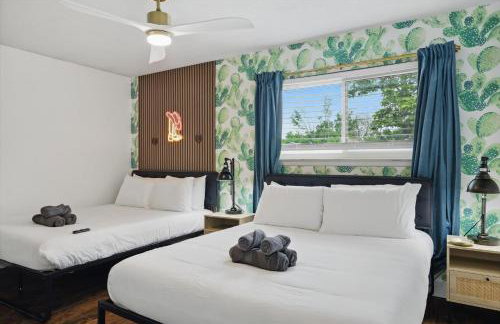 5BR w Pool, Golf Simulator, Game Room & EV Charger - Foto 37