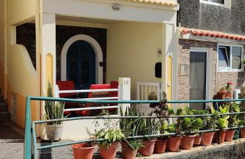 Harbour House - Photo 2