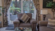 Stunning Fir Tree Corner 3 bedroom detached Executive house ideal wedding guest family home with free drive way CCTV parking for 2 vehicles or LWB Van M5 1 mile away dogs welcome by prior arrangement - Foto 1