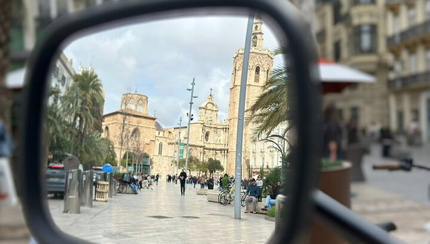 Valencia : Visita el Centro Histórico de Valencia en Tuk Tuk - Foto 3