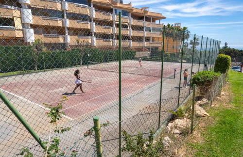 2 bedrooms with pool, terrace and balcony - Photo 29