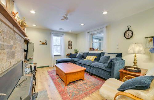 Pet Friendly Home - Walk to Mullet Lake! - Photo 6