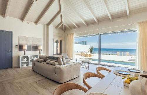 Salty Angel Sea Front Villa - Photo 19