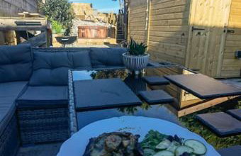 Brynglas Cottage with Hot Tub, Anglesey. - Foto 10