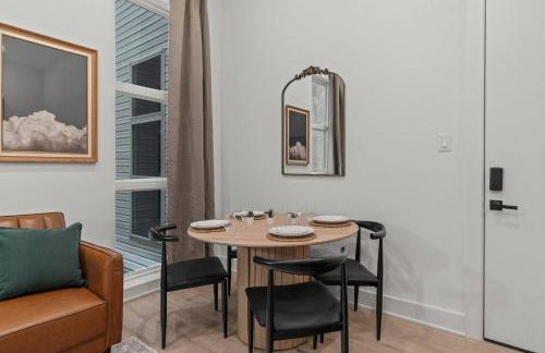 SLEEP 8 Outdoor Patio-Old City- 2 NEW Townhouses - Foto 7