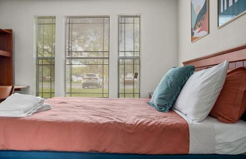 Long Term Stays Allowed Pet Friendly & Pool - Foto 33