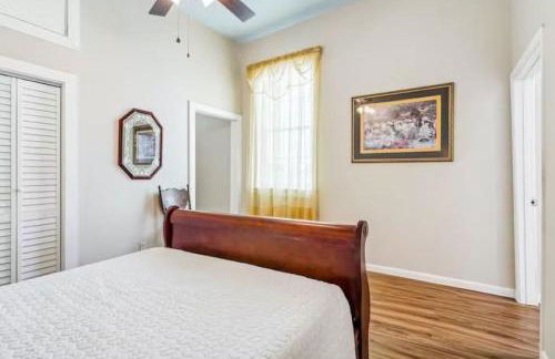 Penthouse on Claiborne - Foto 9