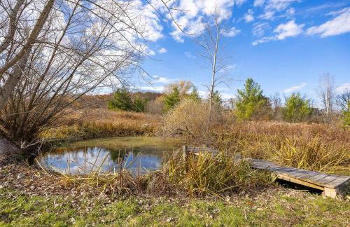 Luxury 4BR in Hudson Valley on a 8 Acre Estate - Hot Tub, Large Firepit, Oversized 38 Ft Deck! - Foto 33