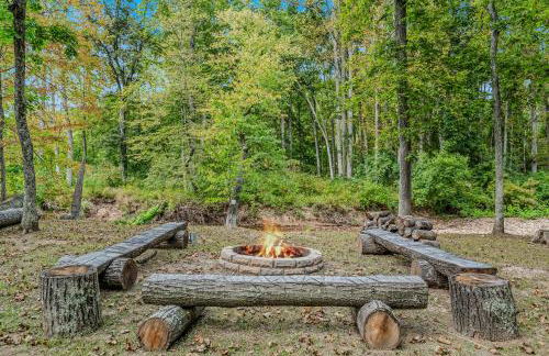 Mariposa Moon Cottage at Sleepy Creek - Wifi, Deck, Fire Pit, Creekside, View - Photo 72