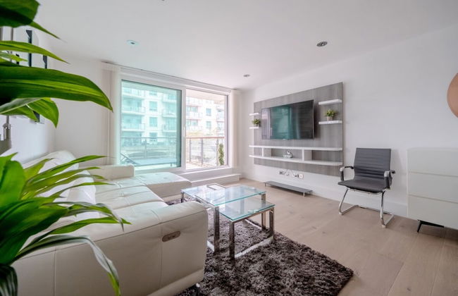 Central 2BD Flat w/ River View Balcony - Vauxhall! - Photo 14