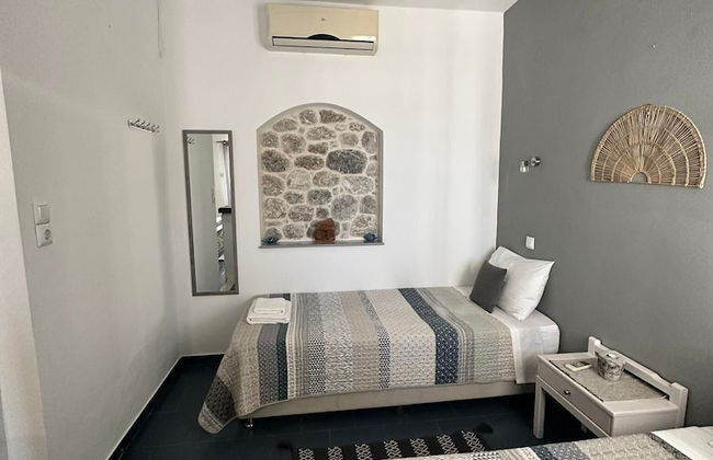 Elenis Studios & Apartments - Photo 2