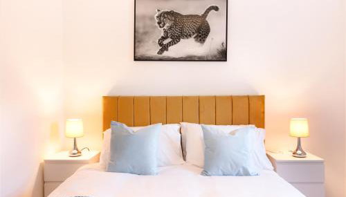 Shinfield Studio Luxury Stay - 2 Parking - Family & Business - Foto 3, towels, wardrobe