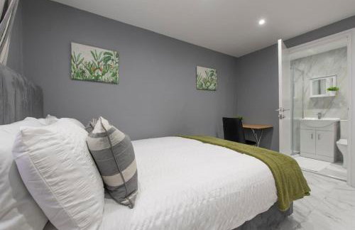 Bright 2-Bedroom Ensuite Apartment with Kitchen - Foto 22